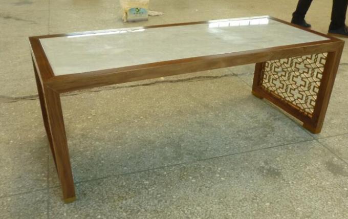 De stevige Eigentijdse Zijlijsten van het Berk Houten Kader voor Kleine Woonkamer 1