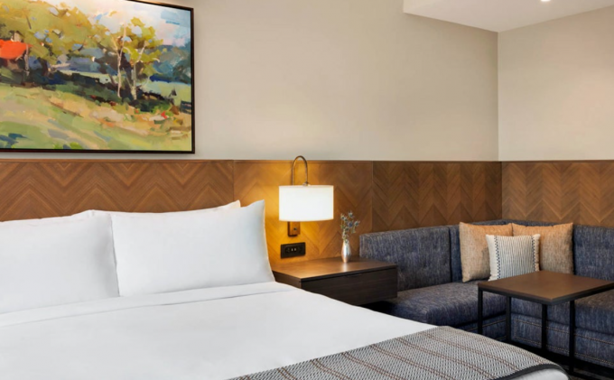 OEM Luxe Koninklijke die Slaapkamer voor het Ontwerp van het Hotelmeubilair wordt geplaatst 0