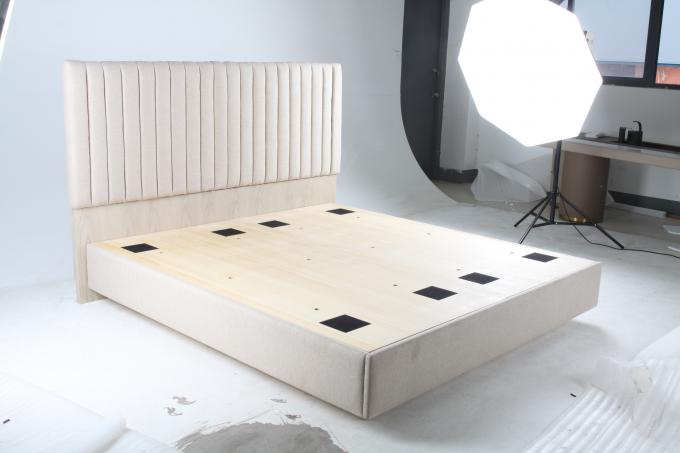 De het Meubilairreeksen van de hotelslaapkamer omvatten Vaste Meubilair Witte Kleur en Koning Bed 0