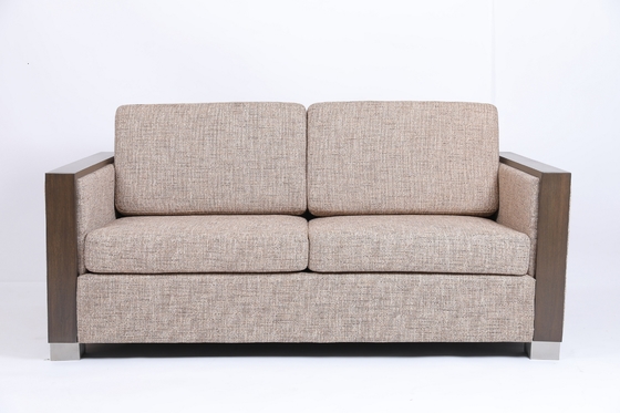 kopen De Rust en het Roestvrije staalbenen van douane Moderne Beklede Sofa With Wood Frame Arm online vervaardiging