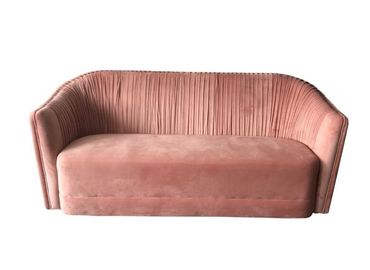 kopen Hete van de het ontwerp roze fluweel doorgenaaide woonkamer van 2018 Nieuwe het meubilairbank, de bank van het fluweelhuwelijk online vervaardiging