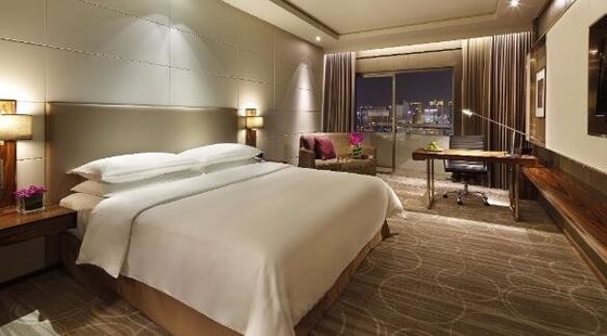 Goede prijs de vijfsterren van het de Slaapkamermeubilair van het Luxehotel Koning Size Headboard/Stevige Okkernoot online