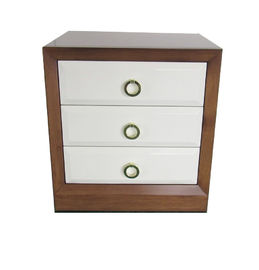 Goede prijs Tribunes van de de Slaapkamernacht van het okkernoot beëindigen de Houten Kader met Wit 3 Front Panel Drawers online