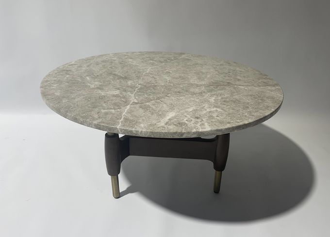Aangepaste Woonkamerkoffietafel met Geborstelde de Basis Marmeren Bovenkant van het Messingsmetaal 1