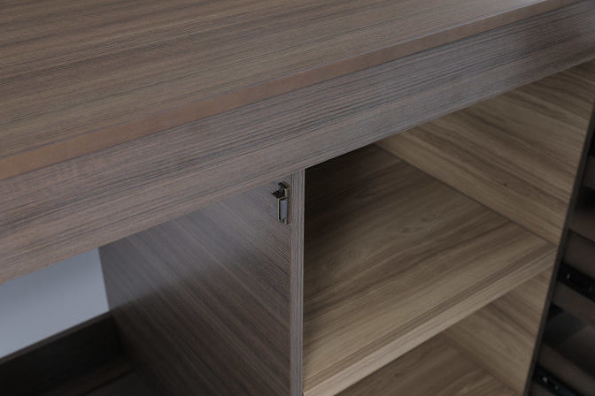 Moderne slaapkamer Custom Expansive lineaire TV-paneel en bureau kast Voor Hilton Hotel 1